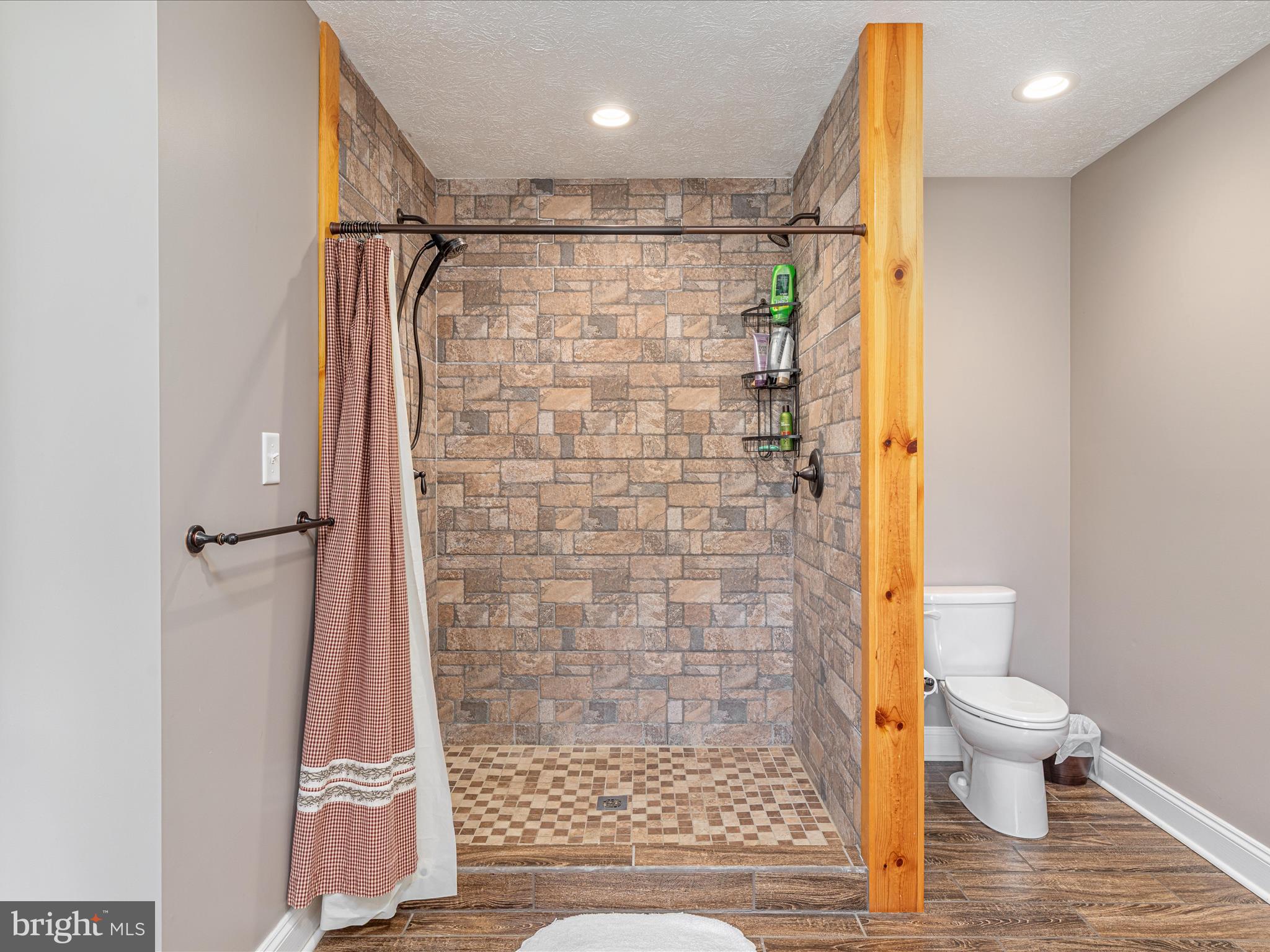 CHRISTOPHER WOODS - Residential