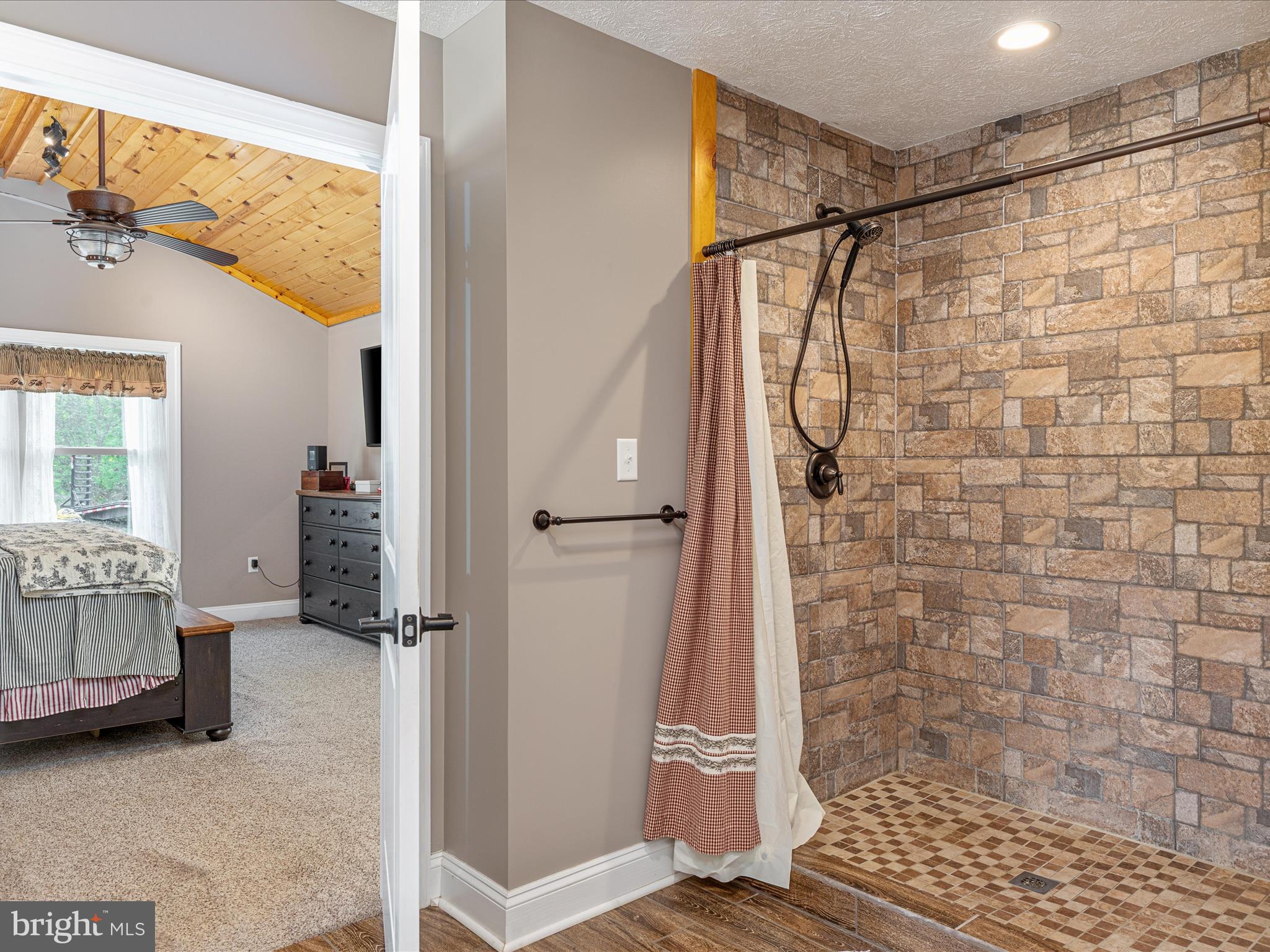 CHRISTOPHER WOODS - Residential