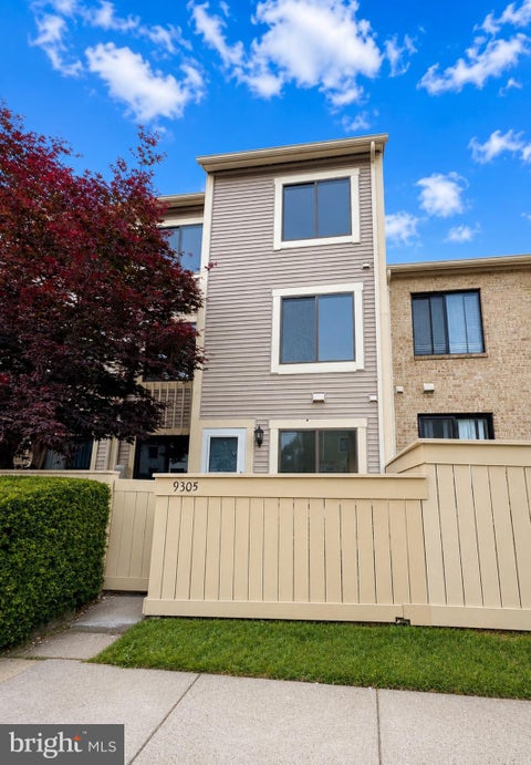 Townhouse For Sale - 9305 Bathgate Court<br/> Montgomery County, GAITHERSBURG, MD 20886