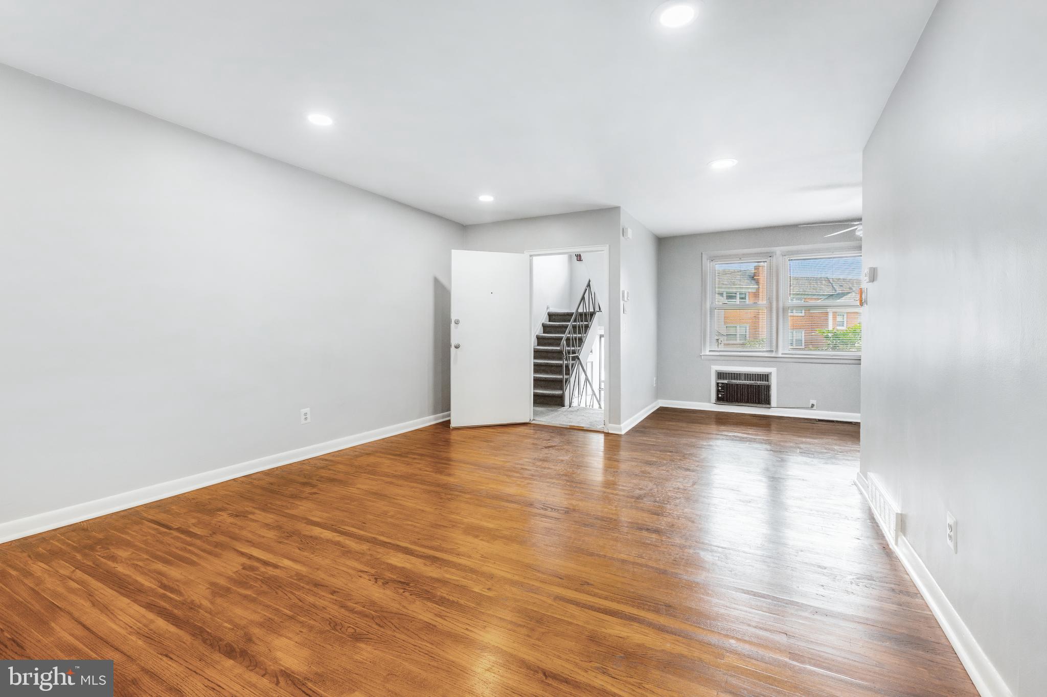 2612 W MIMI CIRCLE