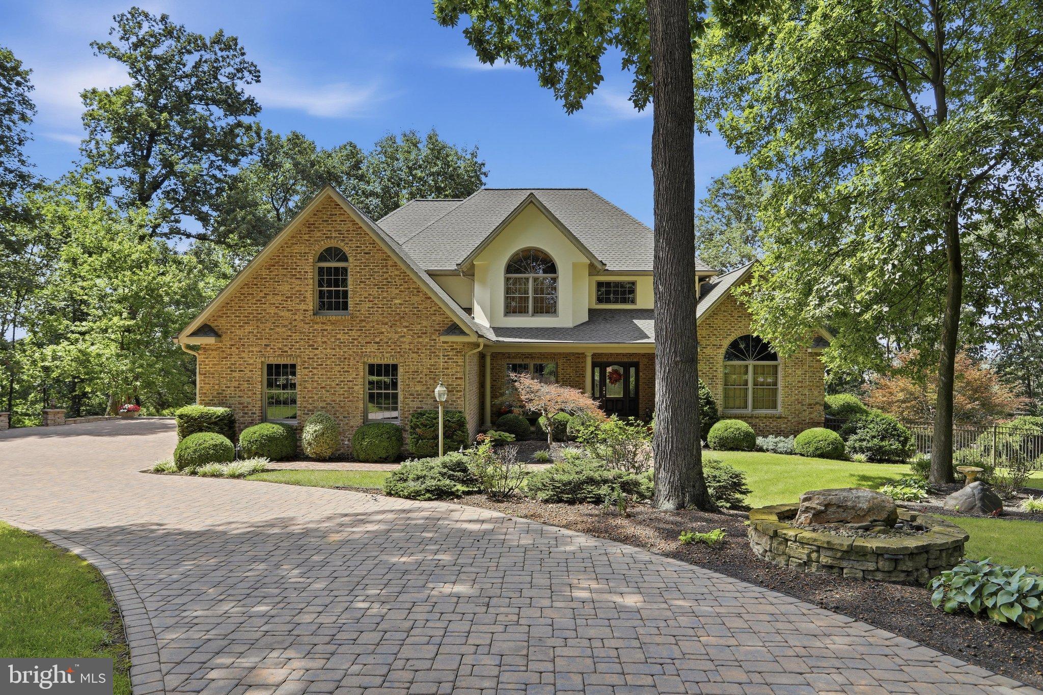2660 CASTLEGREEN DRIVE
