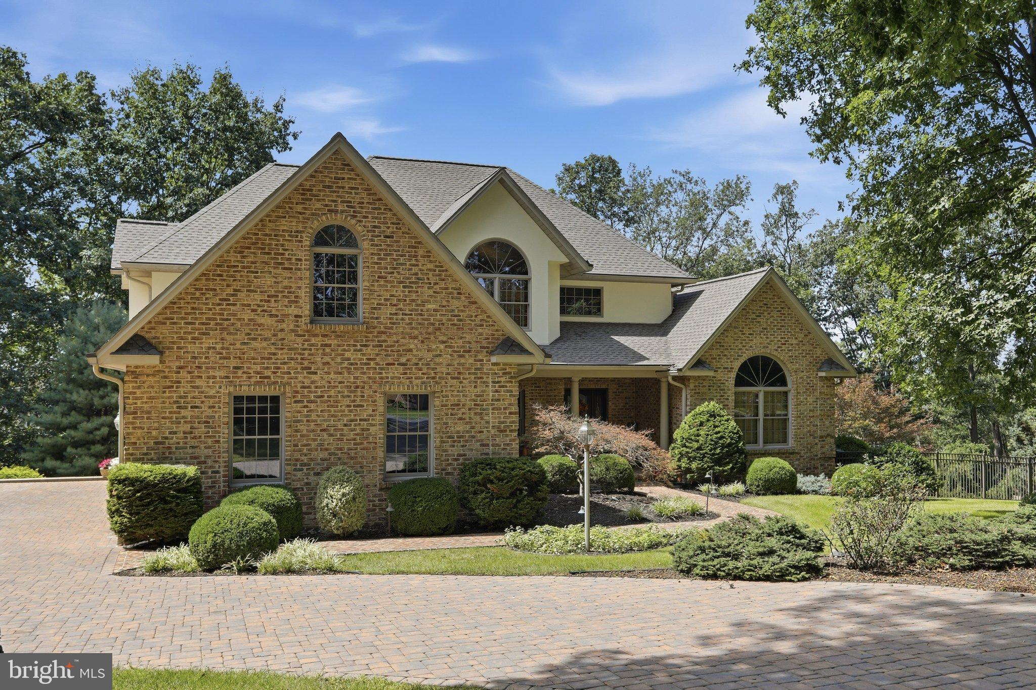 2660 CASTLEGREEN DRIVE