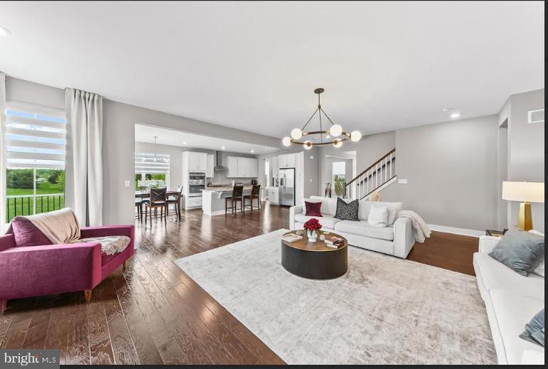 331 APPLEFORD CIRCLE