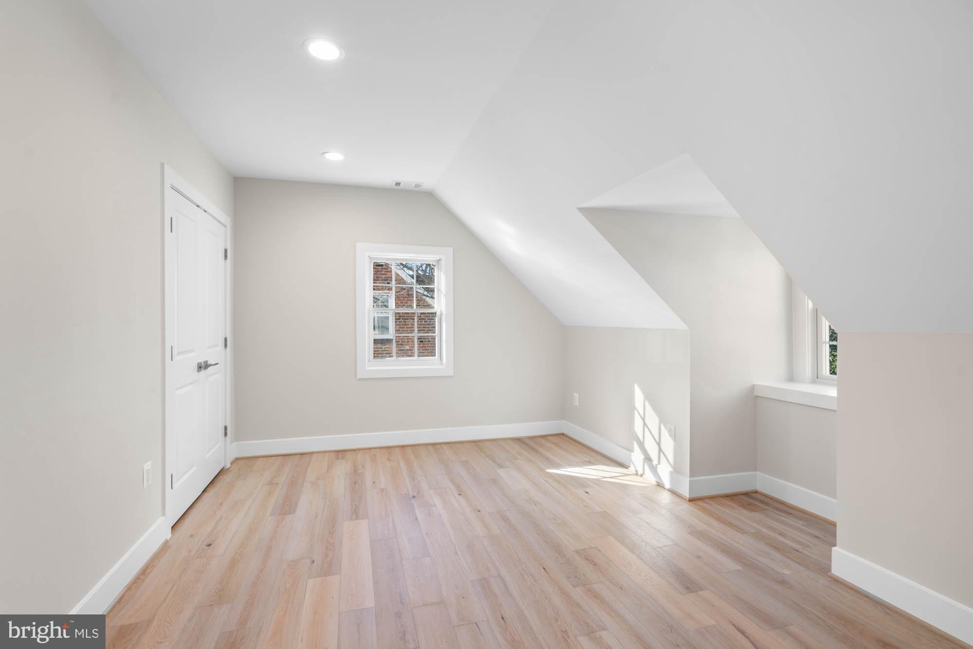 CLEVELAND PARK - Residential