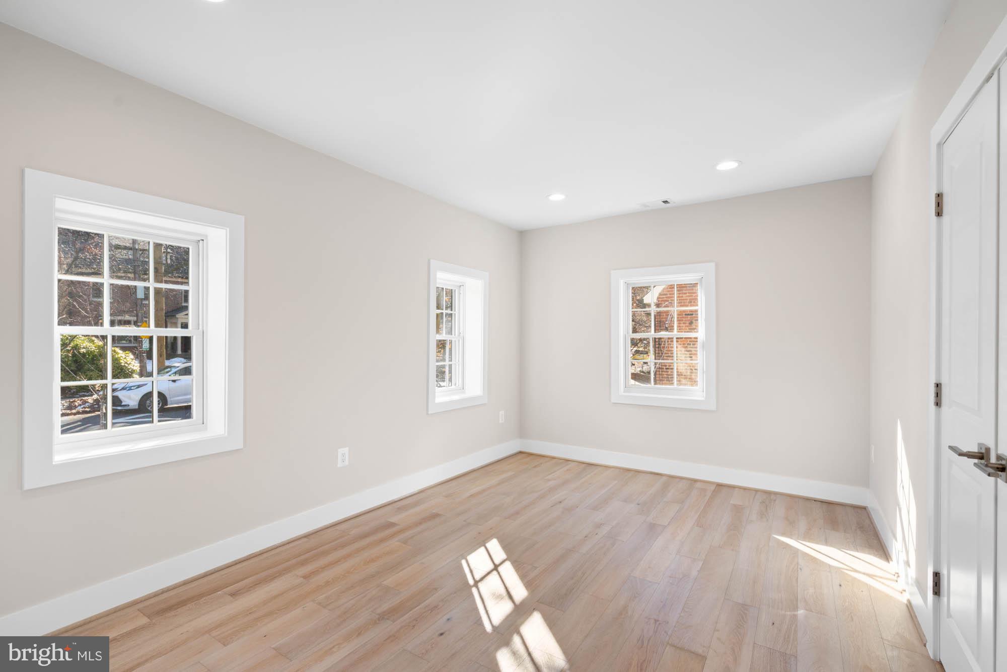 CLEVELAND PARK - Residential