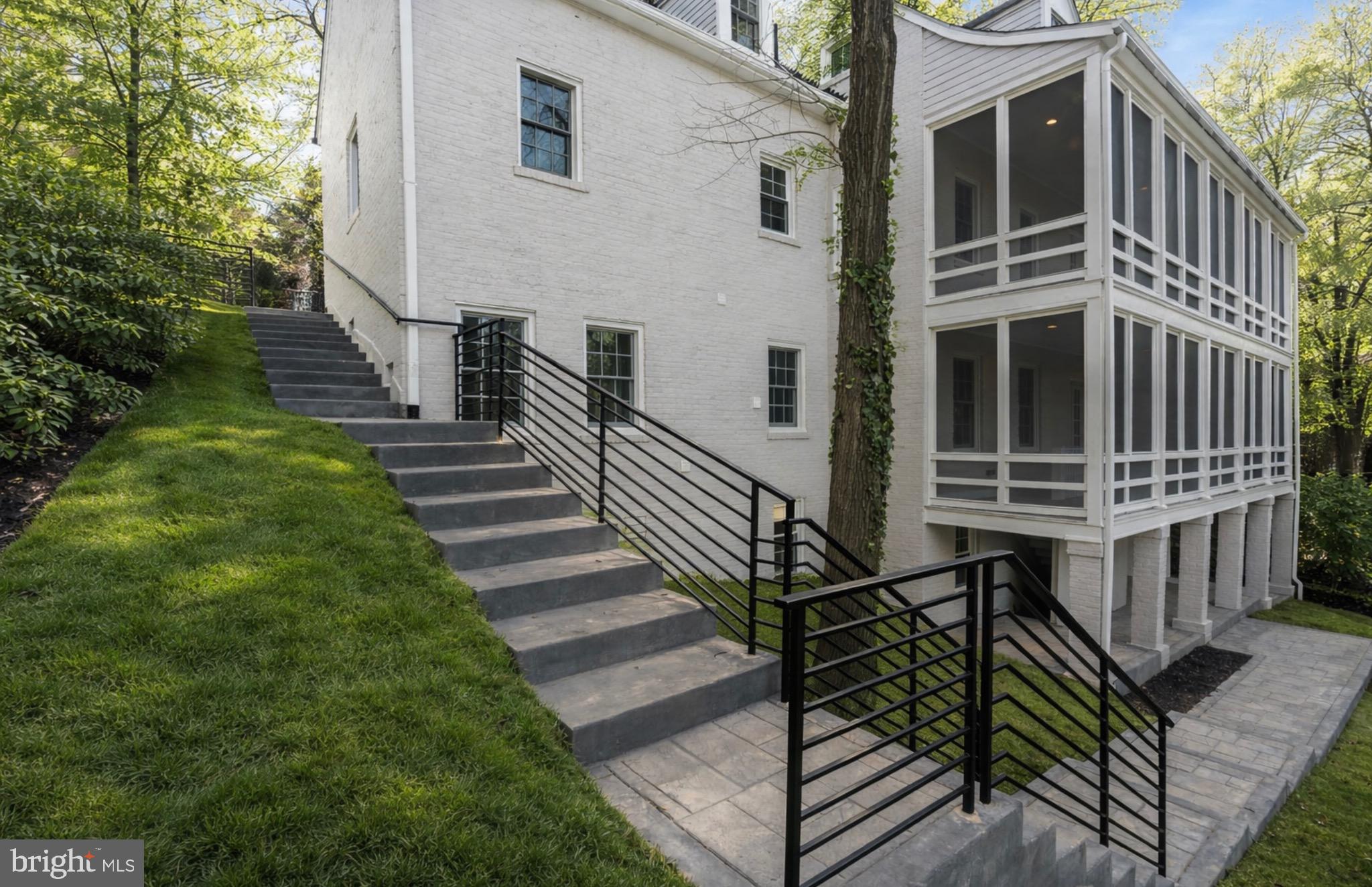 CLEVELAND PARK - Residential