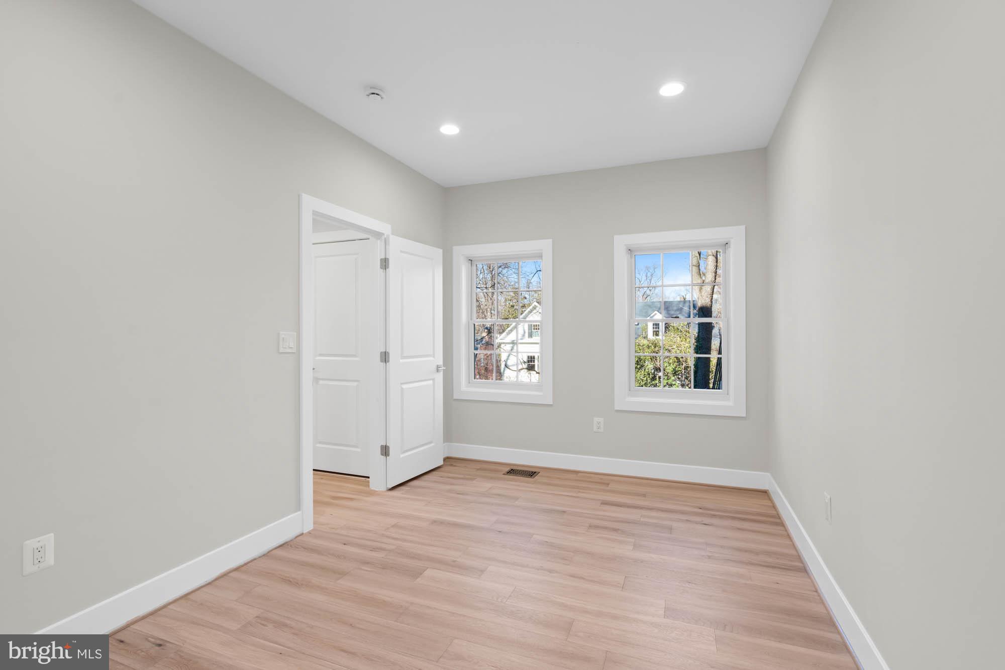 CLEVELAND PARK - Residential