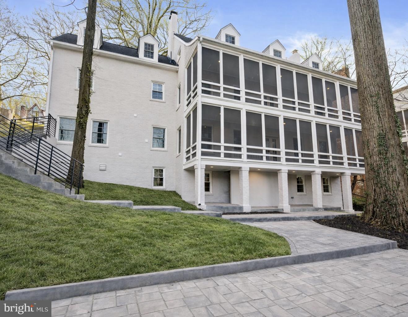 CLEVELAND PARK - Residential