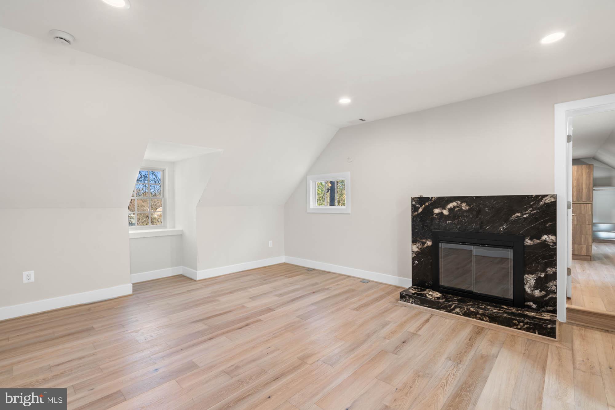 CLEVELAND PARK - Residential