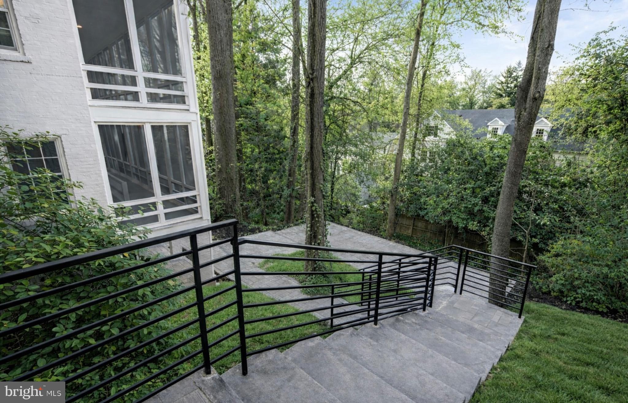 CLEVELAND PARK - Residential