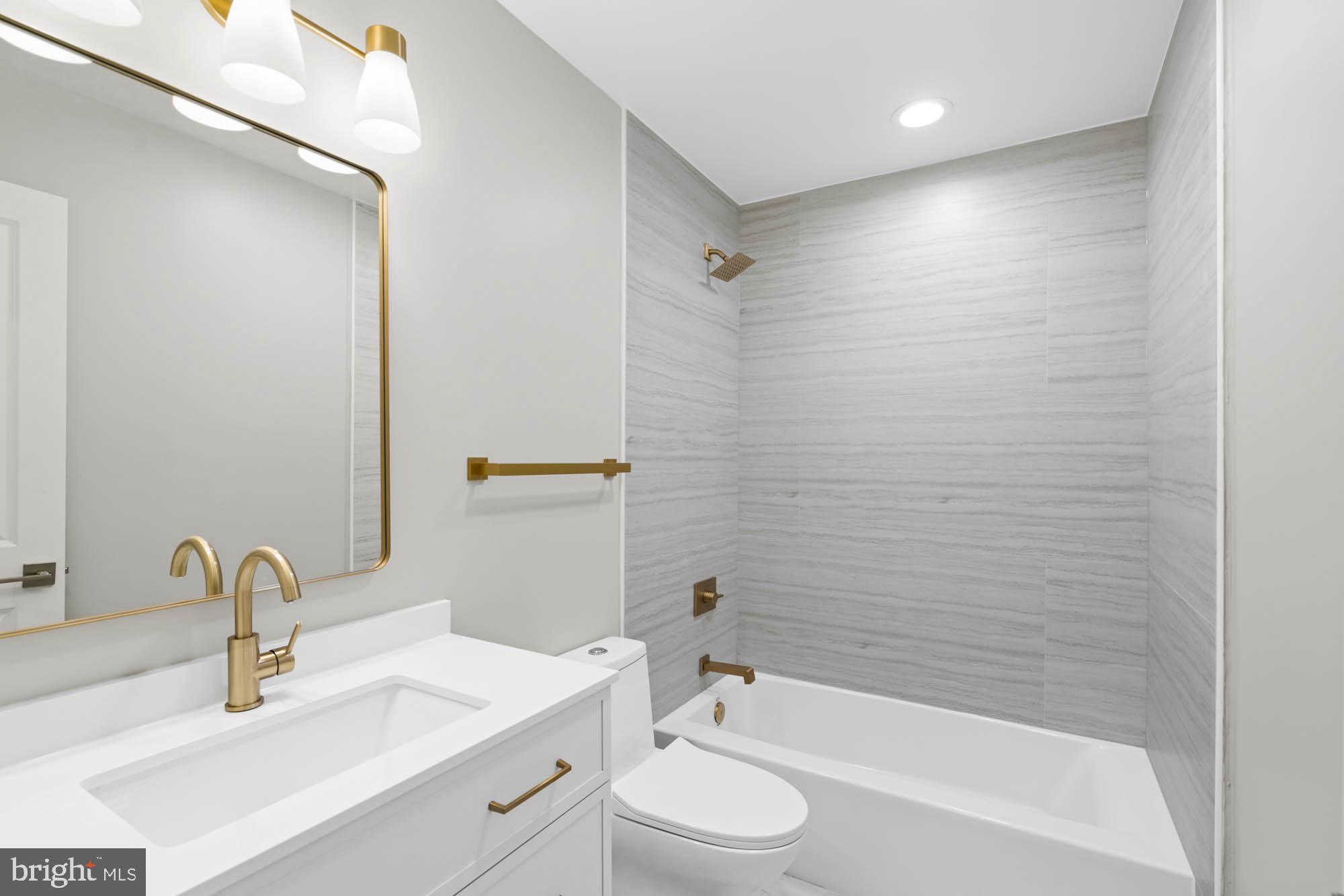 CLEVELAND PARK - Residential
