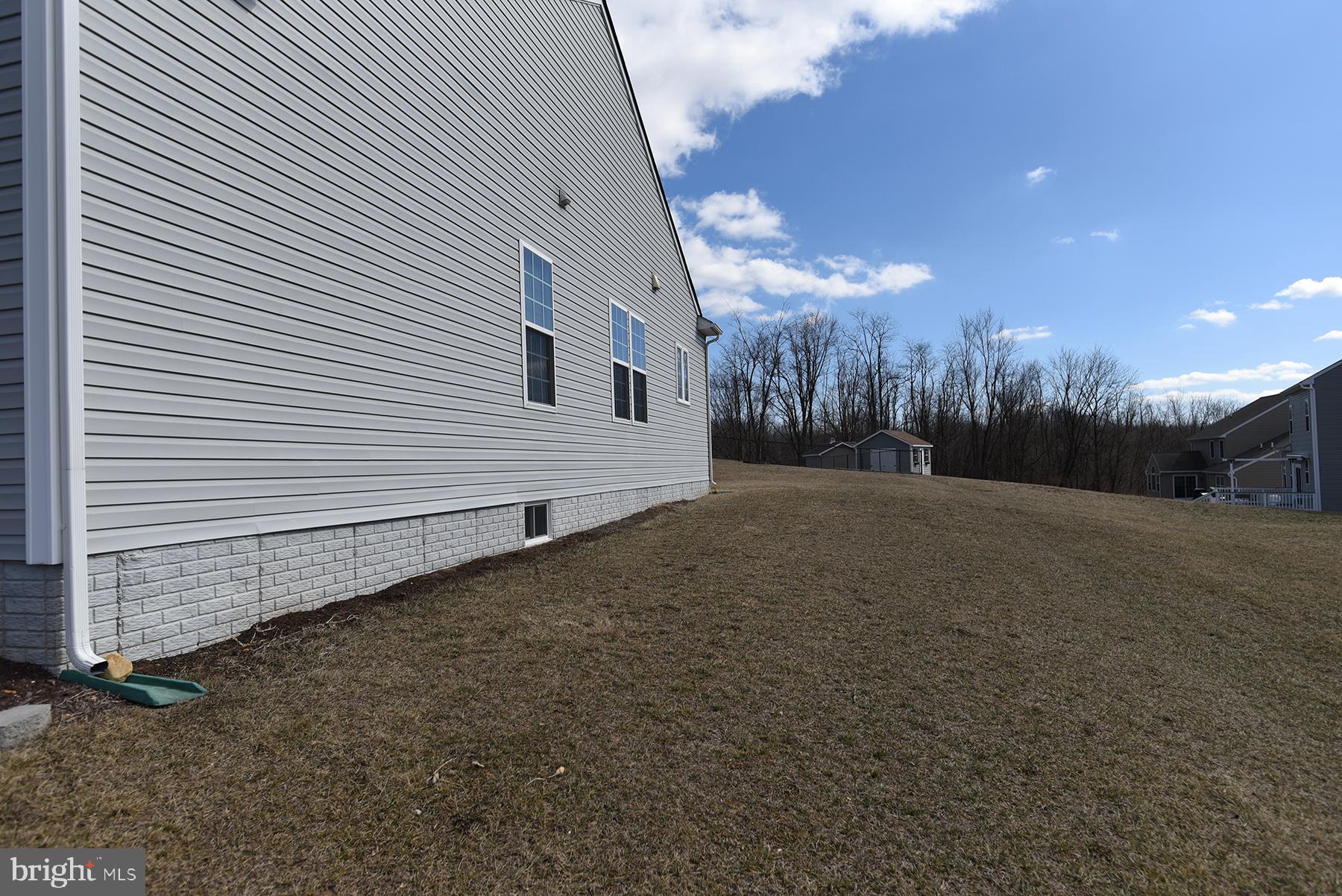 MOUNTAIN SHADOWS - Residential