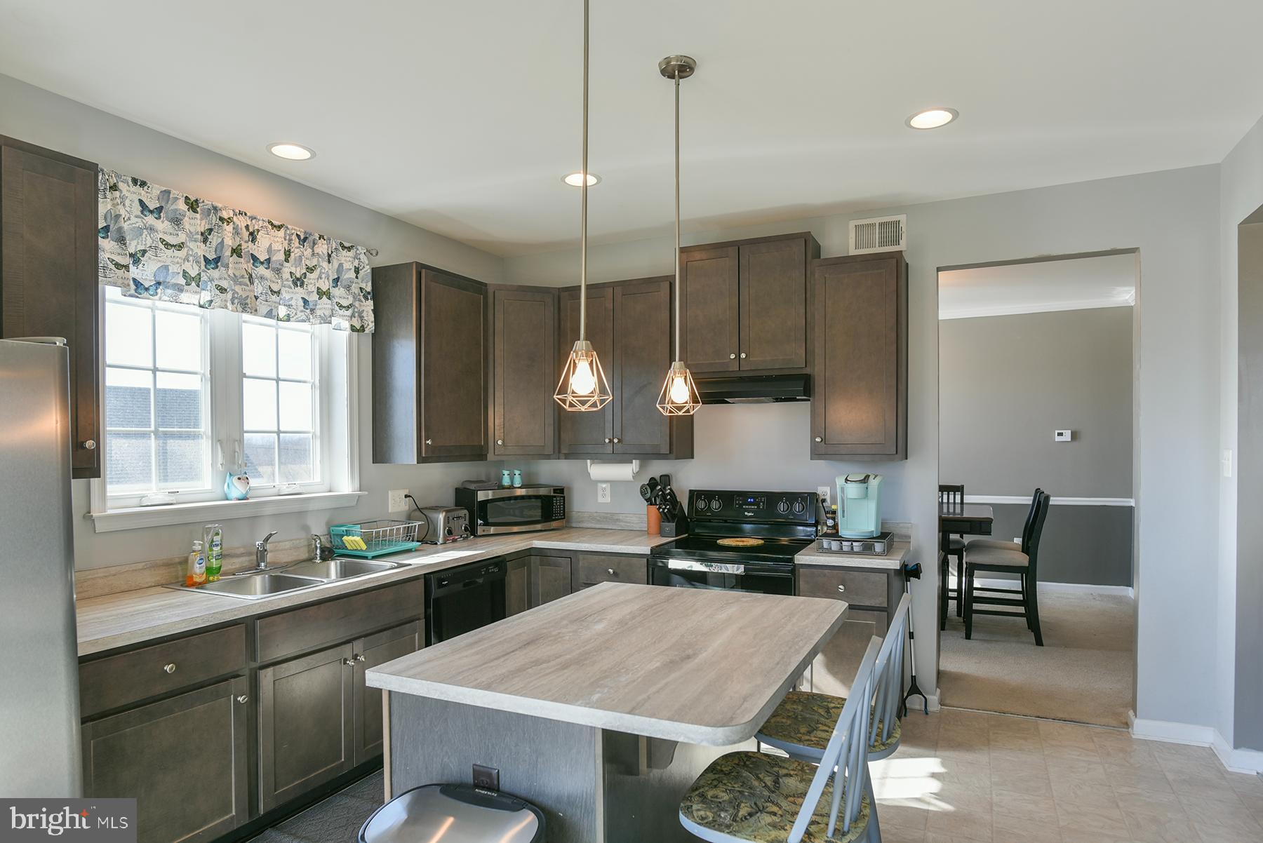 MOUNTAIN SHADOWS - Residential