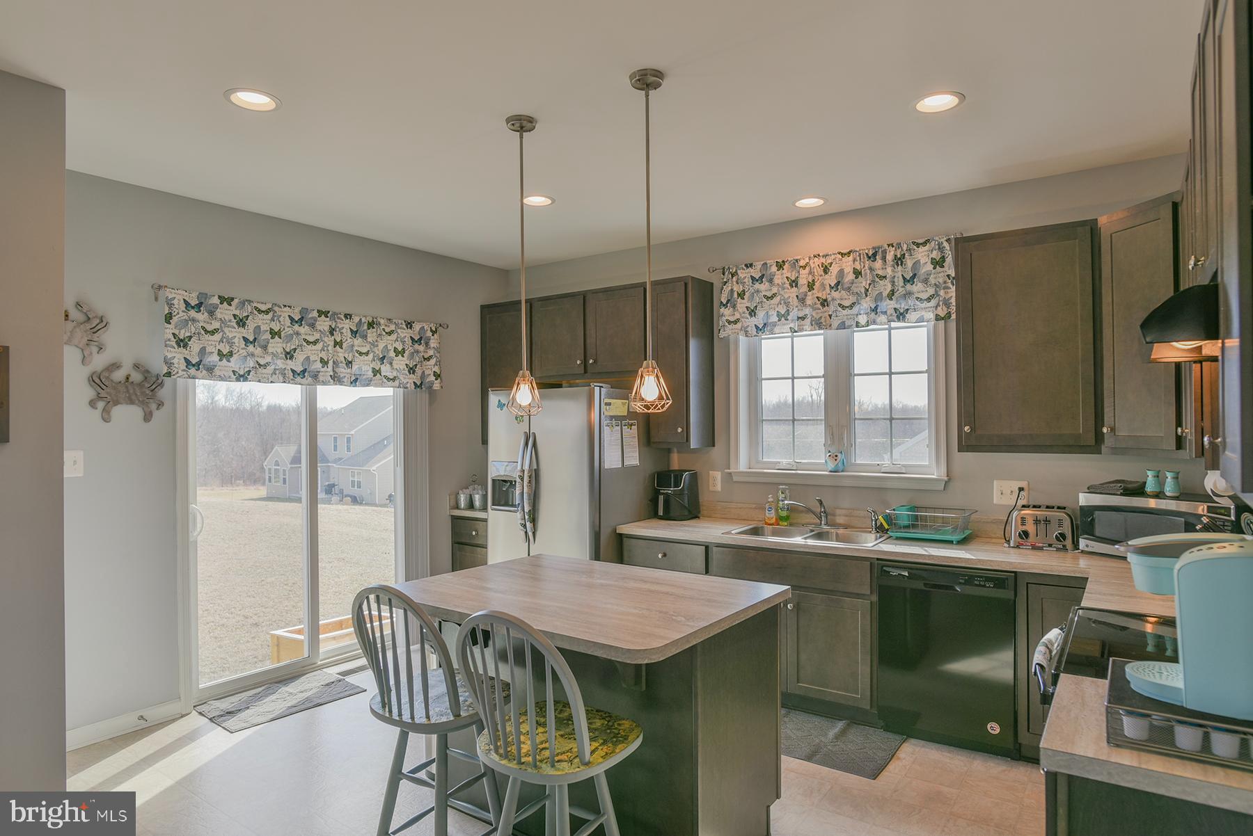 MOUNTAIN SHADOWS - Residential