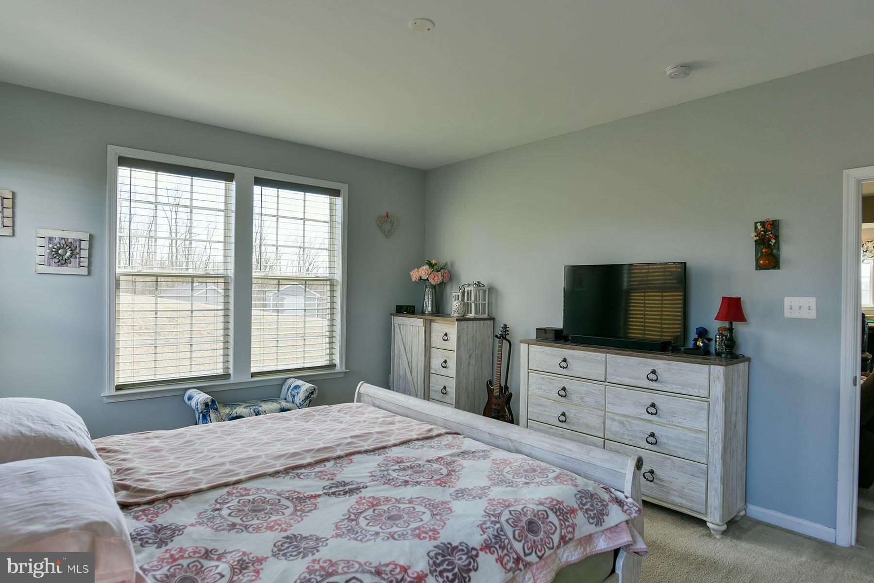 MOUNTAIN SHADOWS - Residential