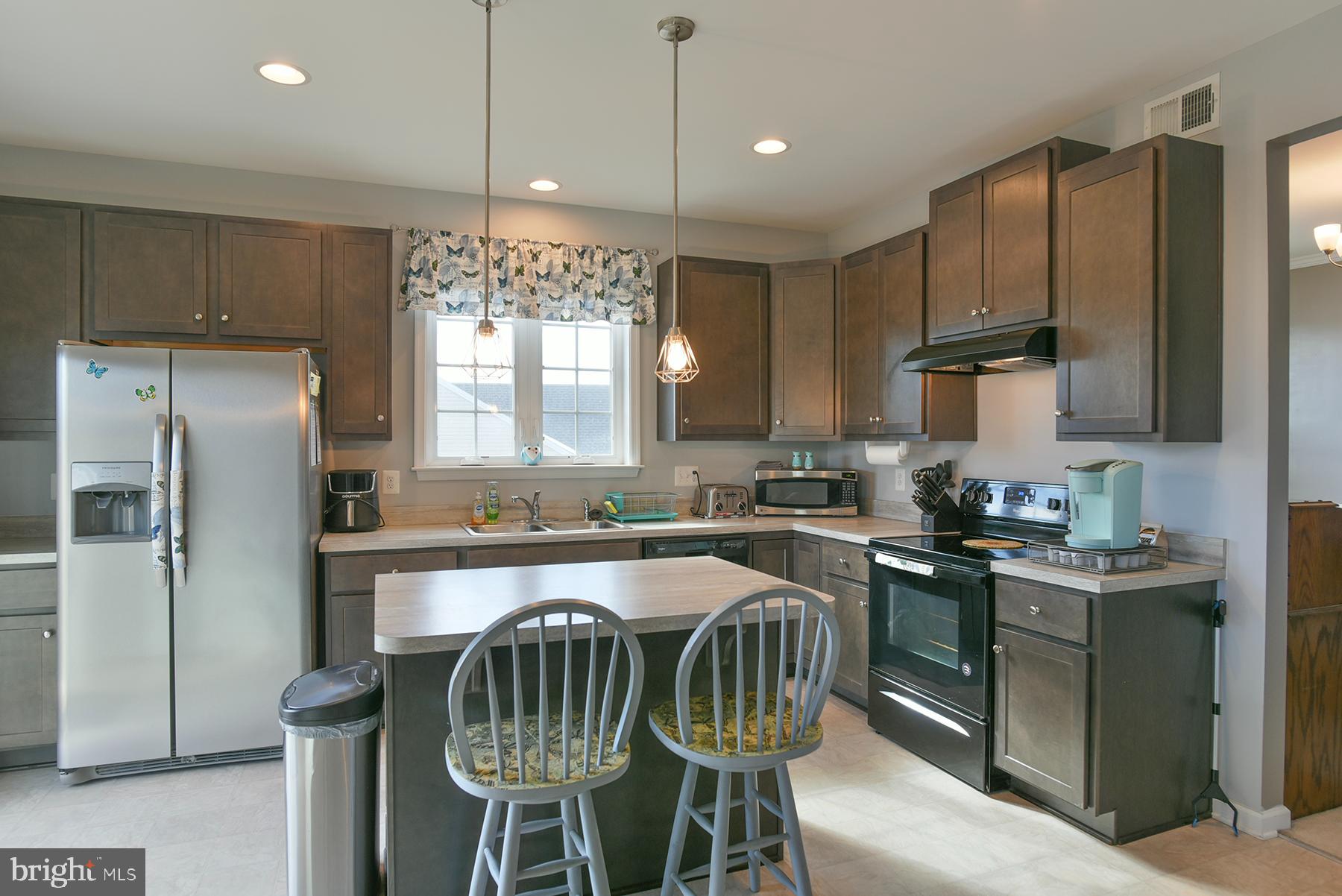 MOUNTAIN SHADOWS - Residential