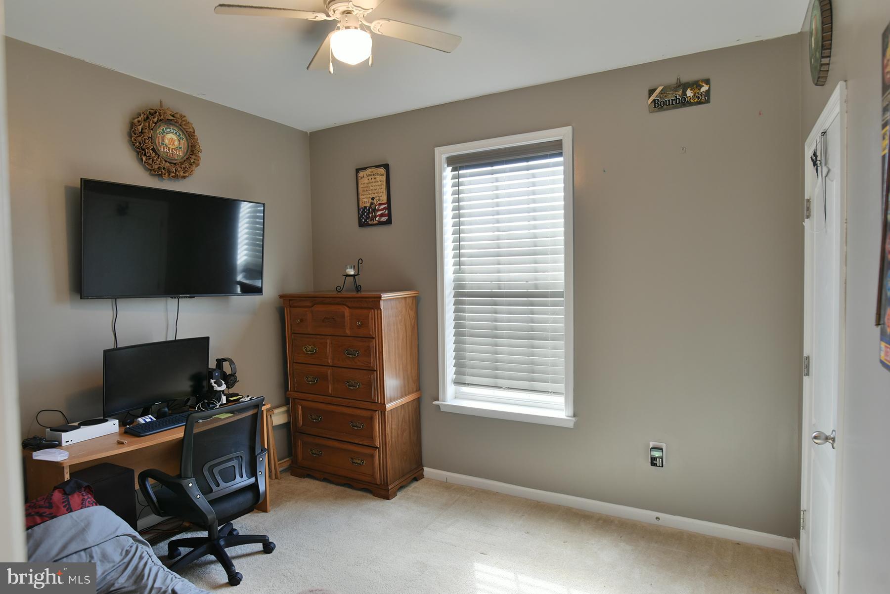 MOUNTAIN SHADOWS - Residential