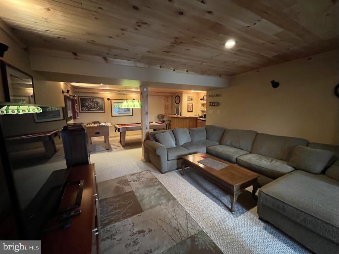 MEDALLION ESTATES - Residential