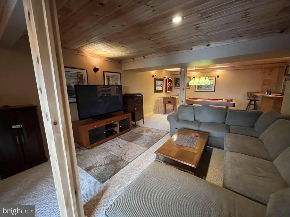 MEDALLION ESTATES - Residential