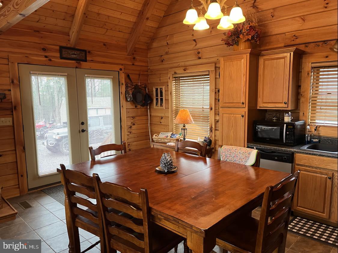 MEDALLION ESTATES - Residential