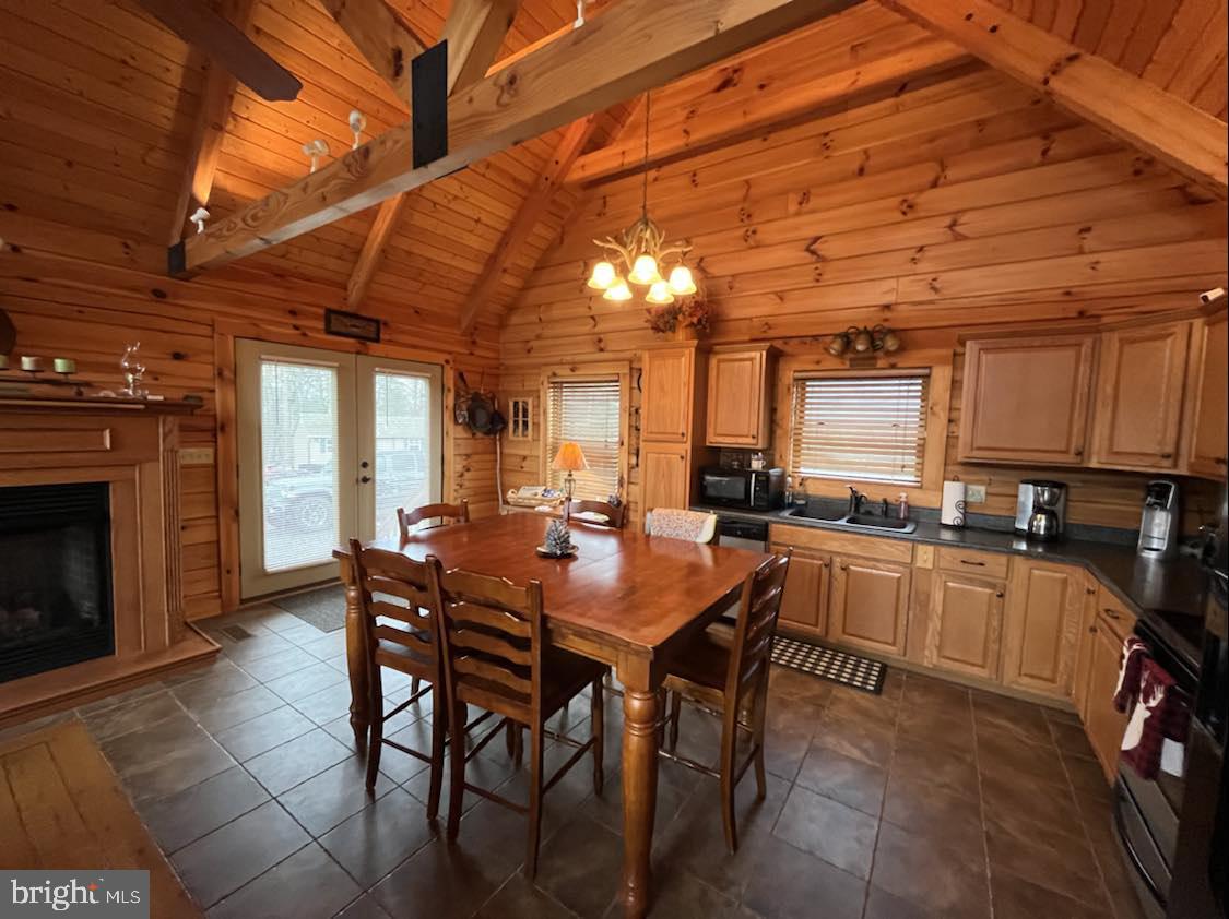 MEDALLION ESTATES - Residential