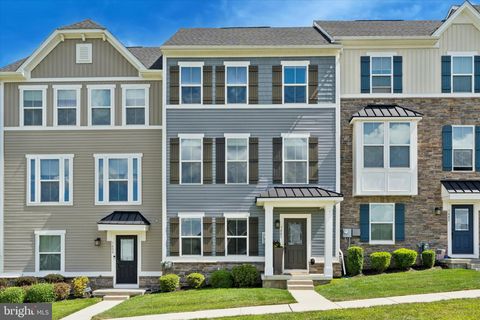 Photo of 1403 Poets Alley, ROMANSVILLE, PA 19320 (MLS # PACT2112688)