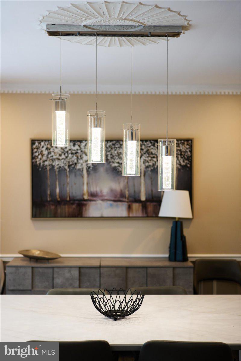 HOLLY KNOLL - Residential