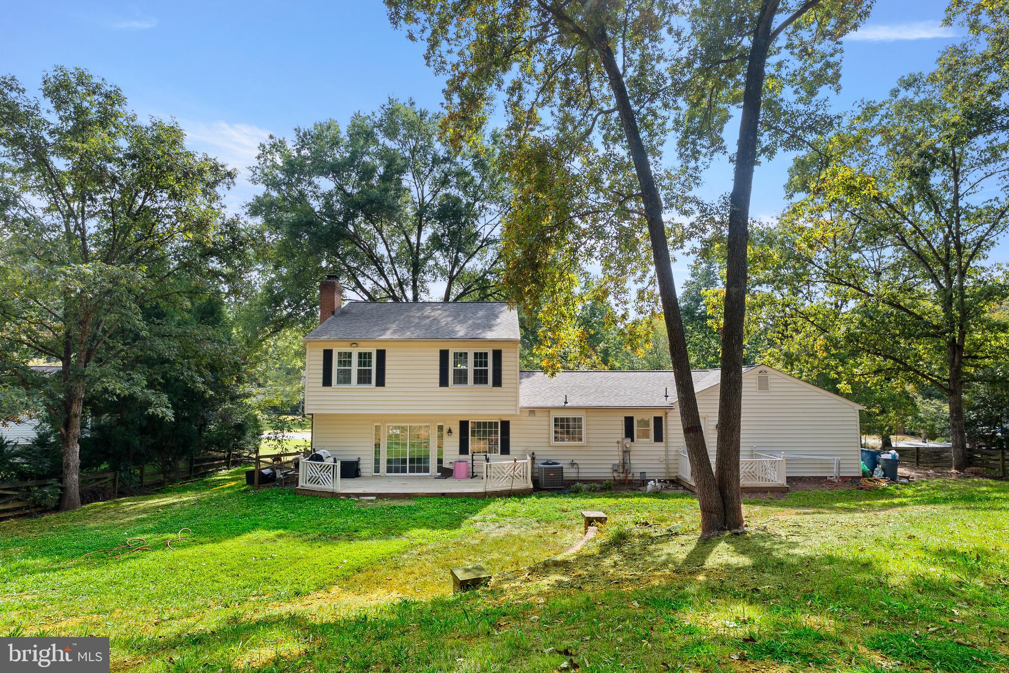 HOLLY KNOLL - Residential