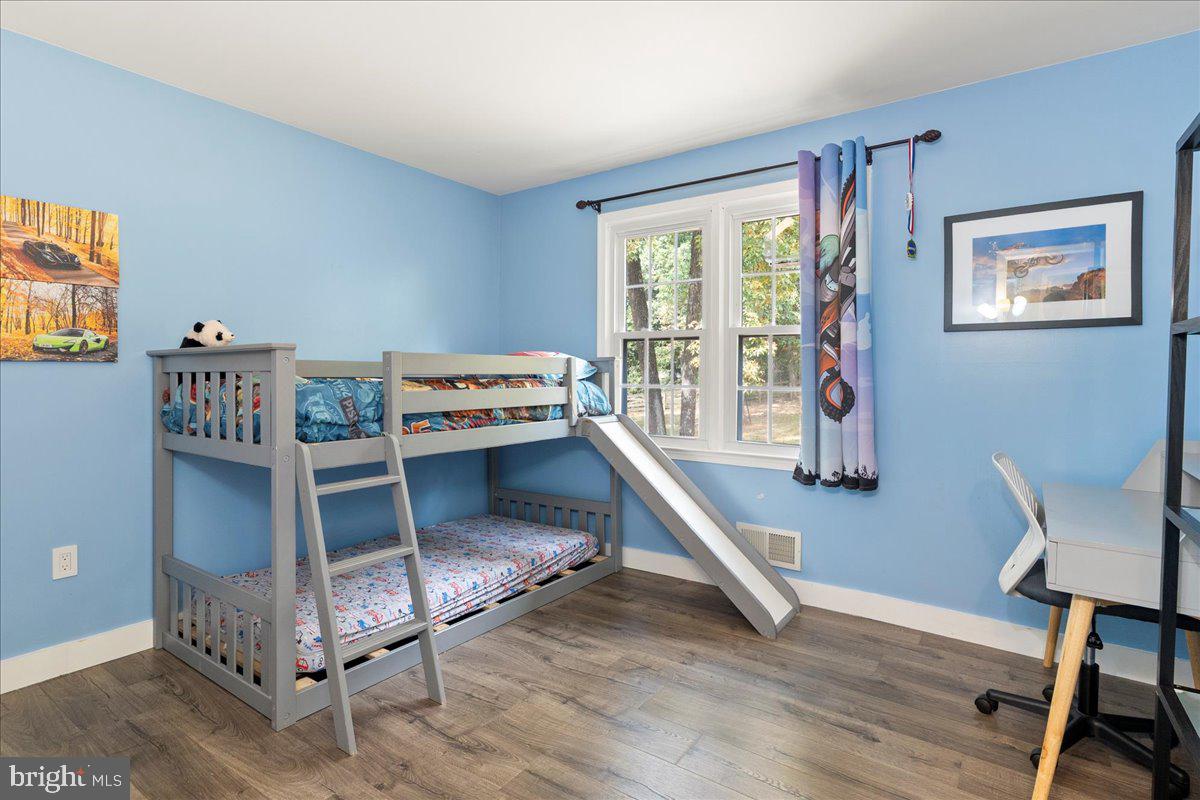 HOLLY KNOLL - Residential