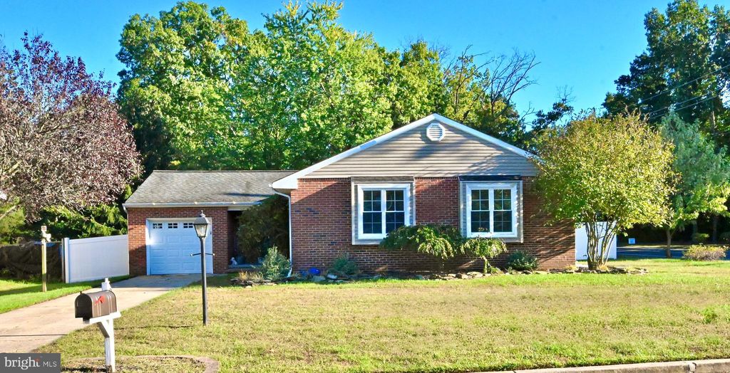 Photo of 2 Elizabeth Place, SICKLERVILLE, NJ 08081 (MLS # NJCD2103828)