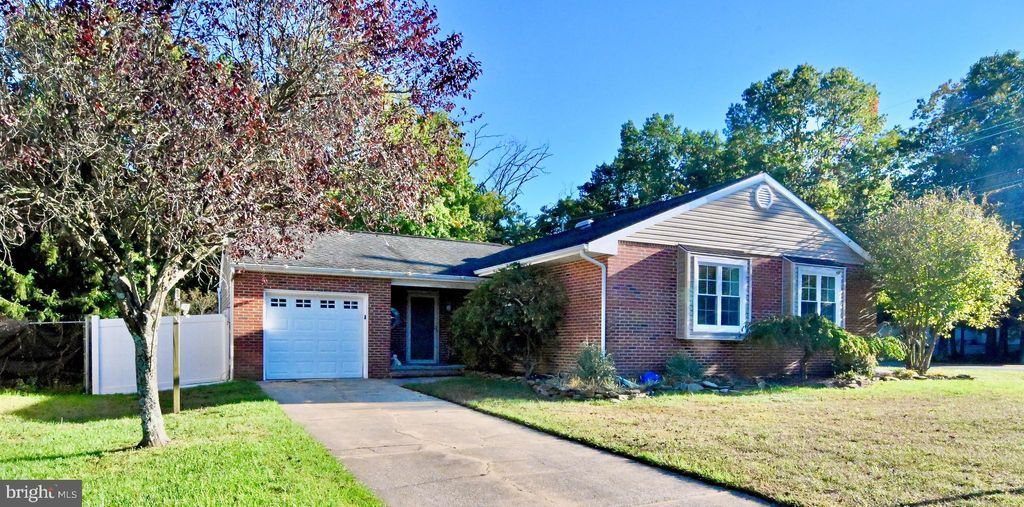 Photo of 2 Elizabeth Place, SICKLERVILLE, NJ 08081 (MLS # NJCD2103828)