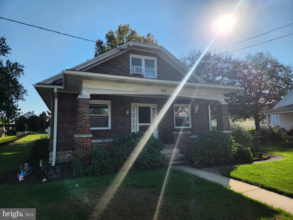 Photo of 25 Detwiler Avenue, MOUNT JOY, PA 17552 (MLS # PALA2097326)
