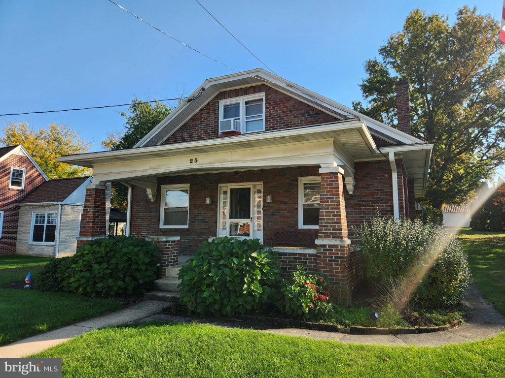 Photo of 25 Detwiler Avenue, MOUNT JOY, PA 17552 (MLS # PALA2097326)
