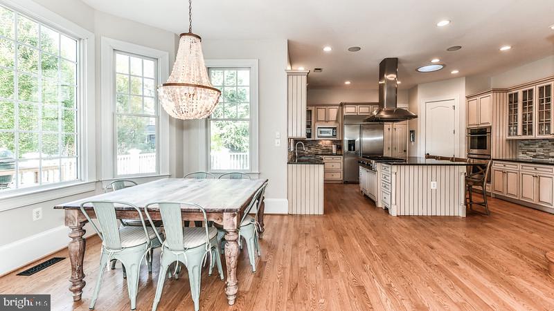 COUNTRY CLUB HILLS - Residential