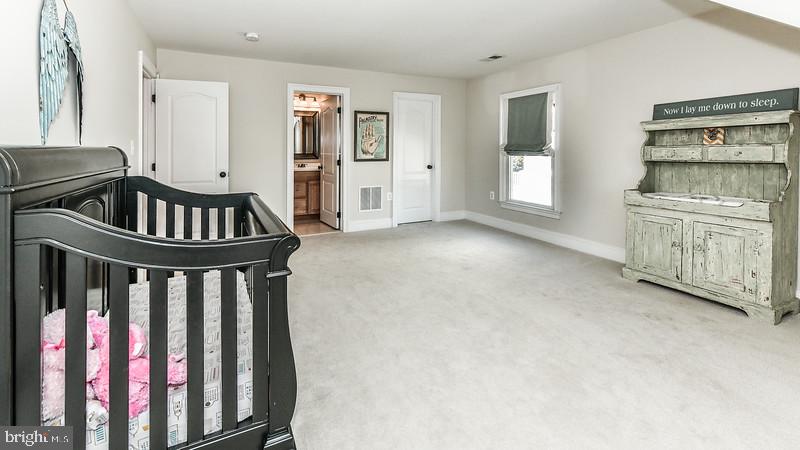 COUNTRY CLUB HILLS - Residential