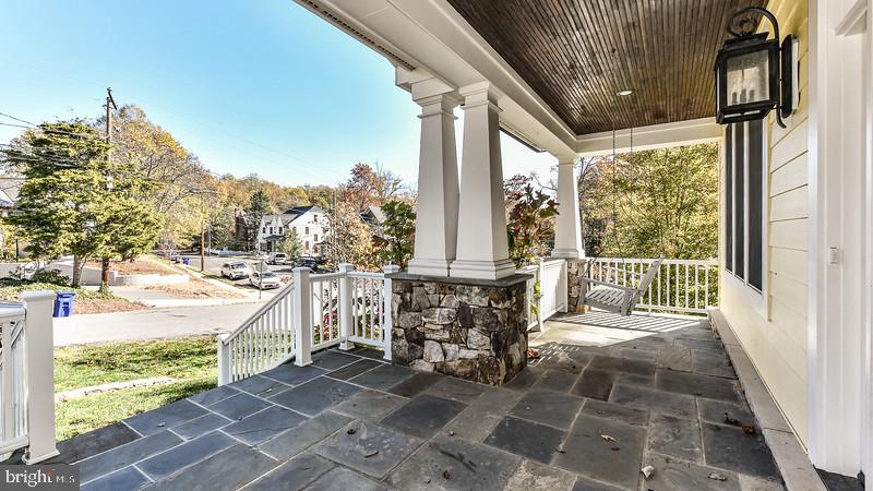 COUNTRY CLUB HILLS - Residential