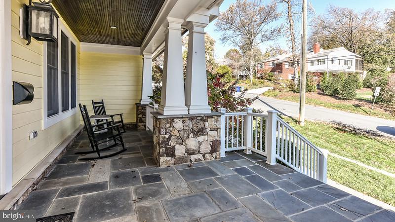 COUNTRY CLUB HILLS - Residential