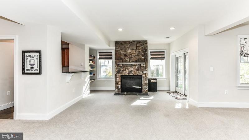 COUNTRY CLUB HILLS - Residential