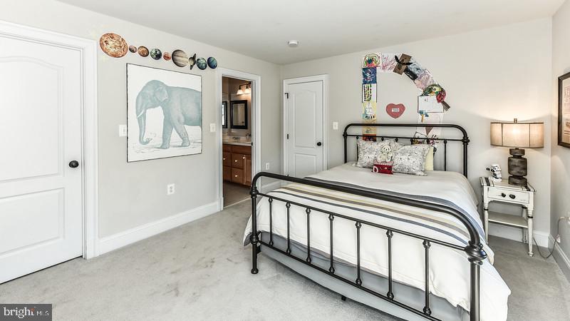 COUNTRY CLUB HILLS - Residential