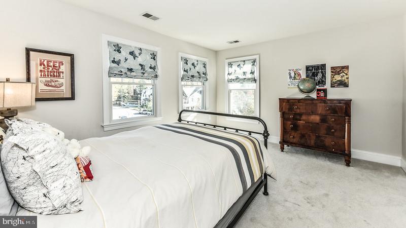 COUNTRY CLUB HILLS - Residential