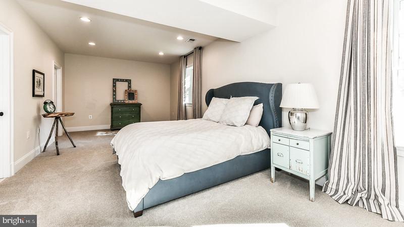 COUNTRY CLUB HILLS - Residential