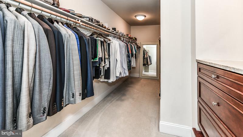 COUNTRY CLUB HILLS - Residential