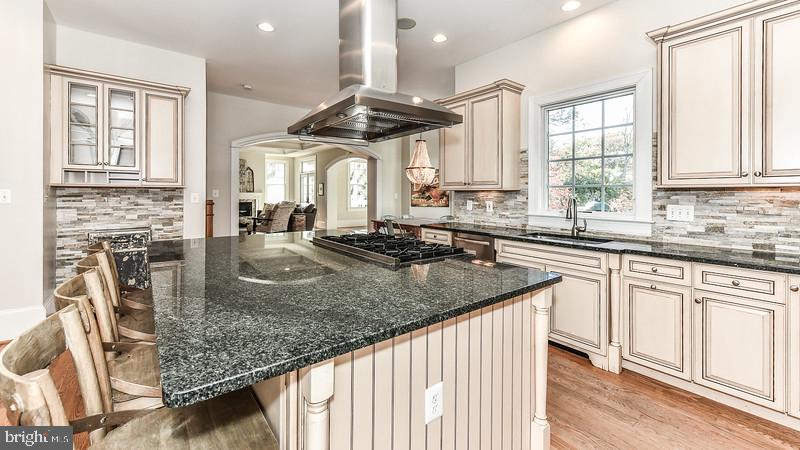 COUNTRY CLUB HILLS - Residential