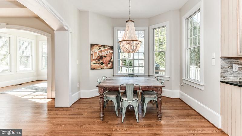 COUNTRY CLUB HILLS - Residential