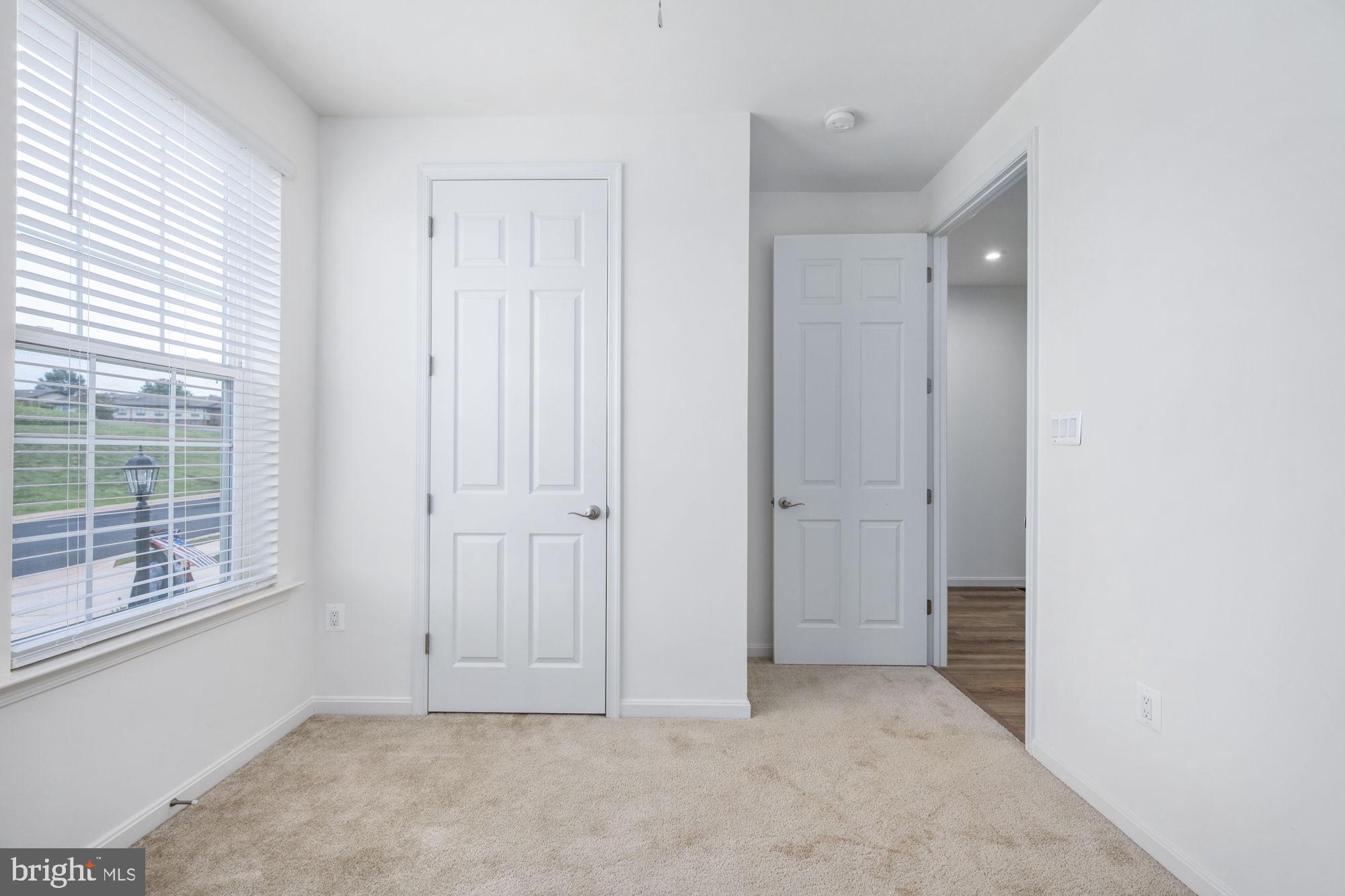 ROUND HILL MEADOWS - Residential