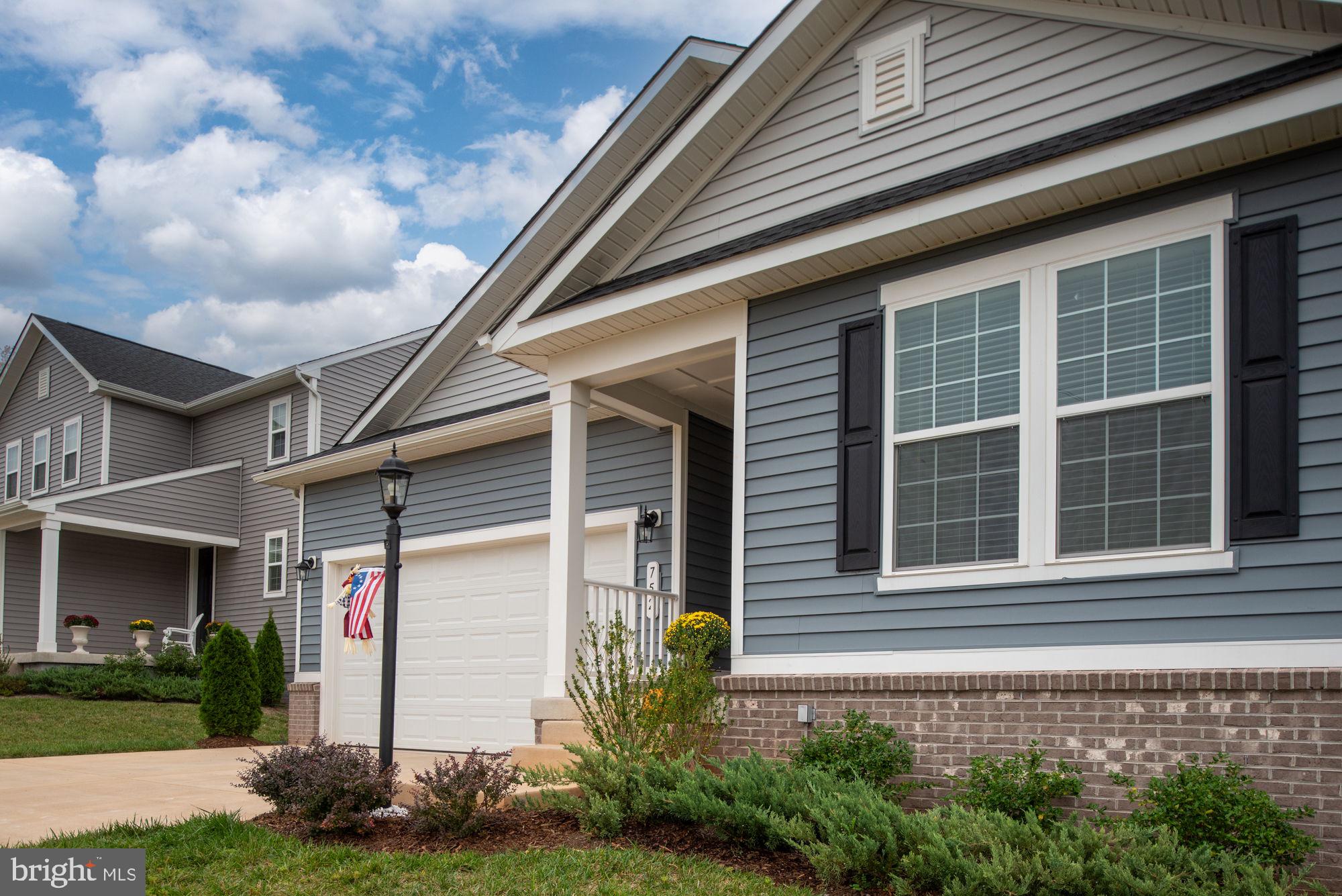 ROUND HILL MEADOWS - Residential