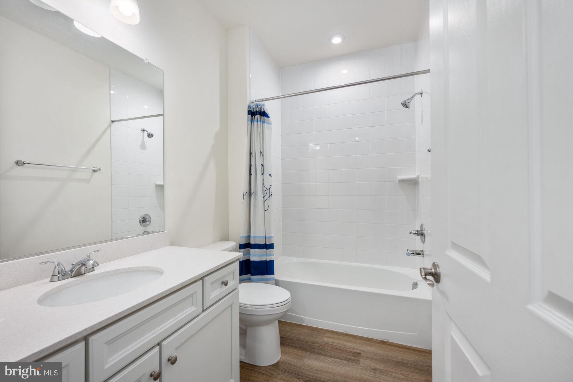 ROUND HILL MEADOWS - Residential