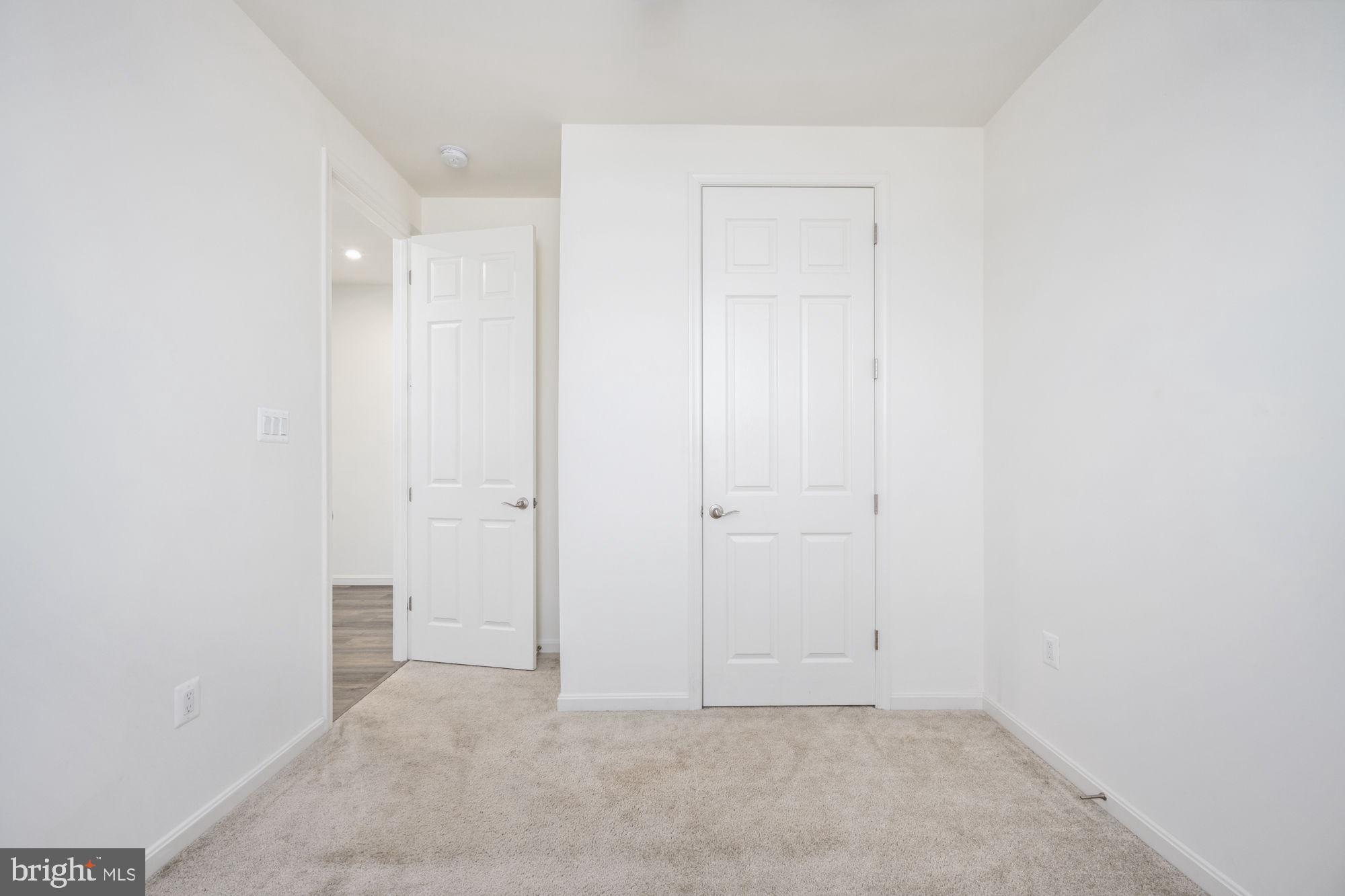 ROUND HILL MEADOWS - Residential