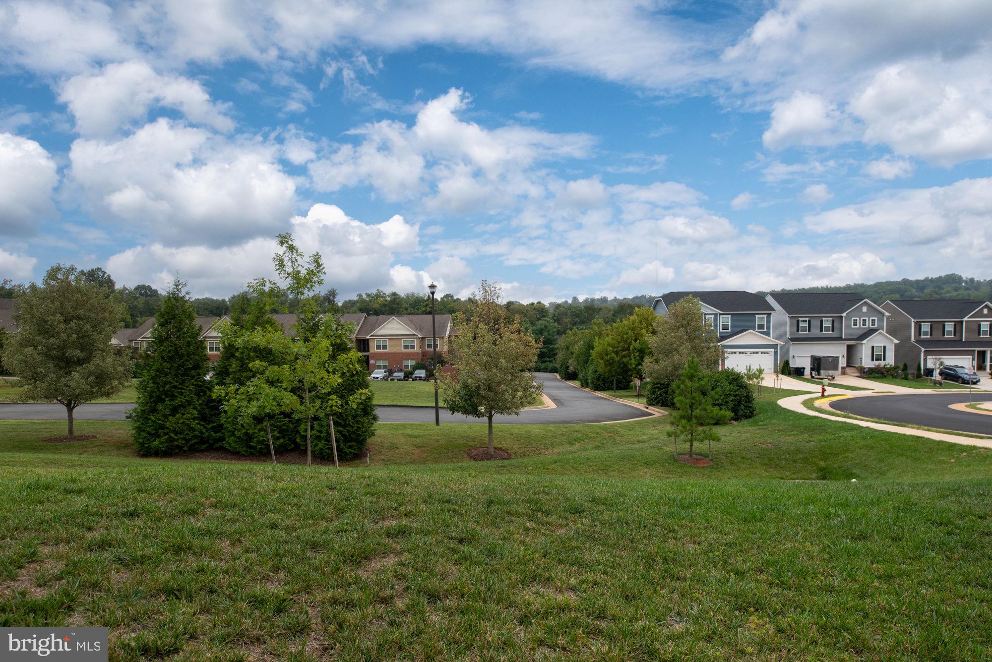 ROUND HILL MEADOWS - Residential