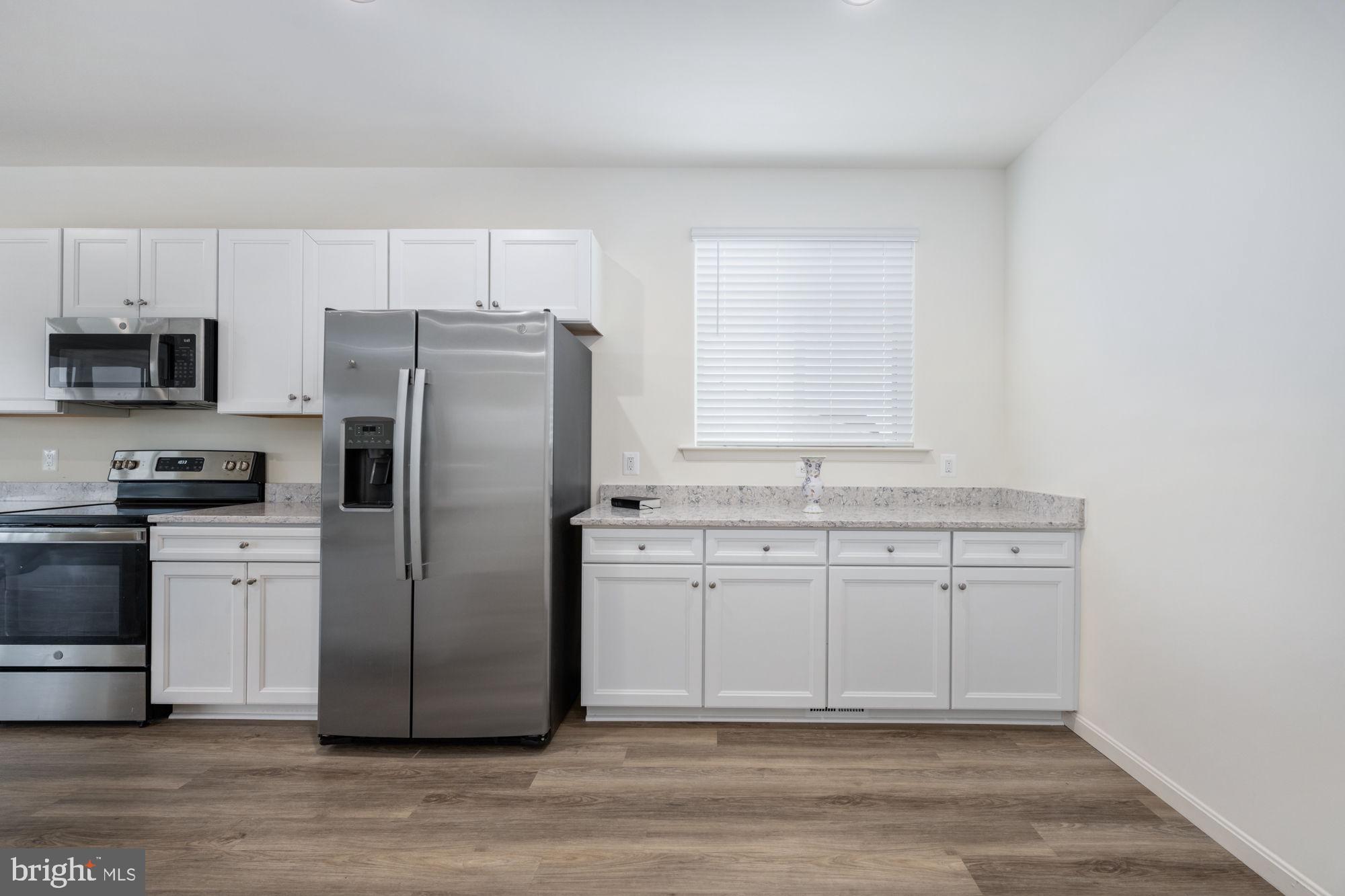 ROUND HILL MEADOWS - Residential